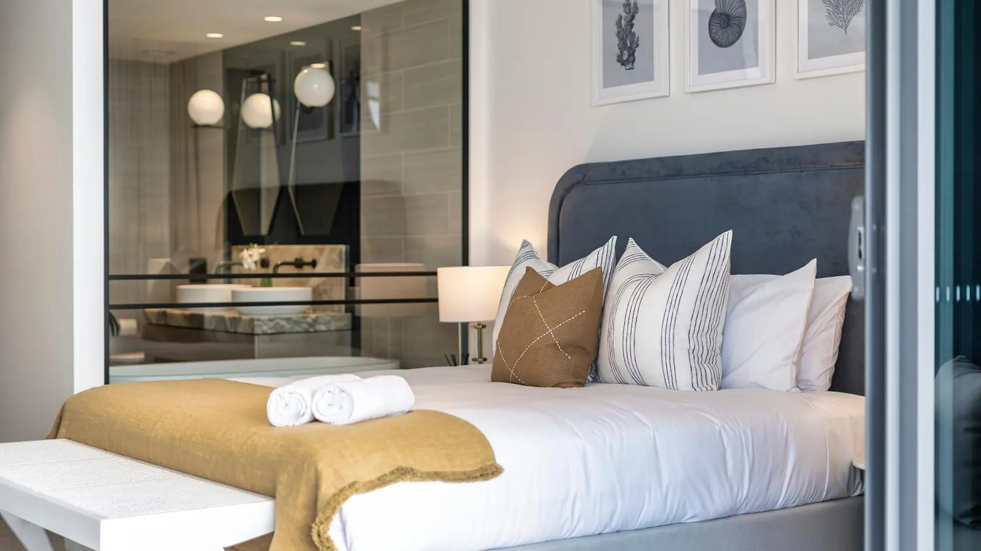 Jewel Beachfront Residences Gold Coast 0*,  Avustralya