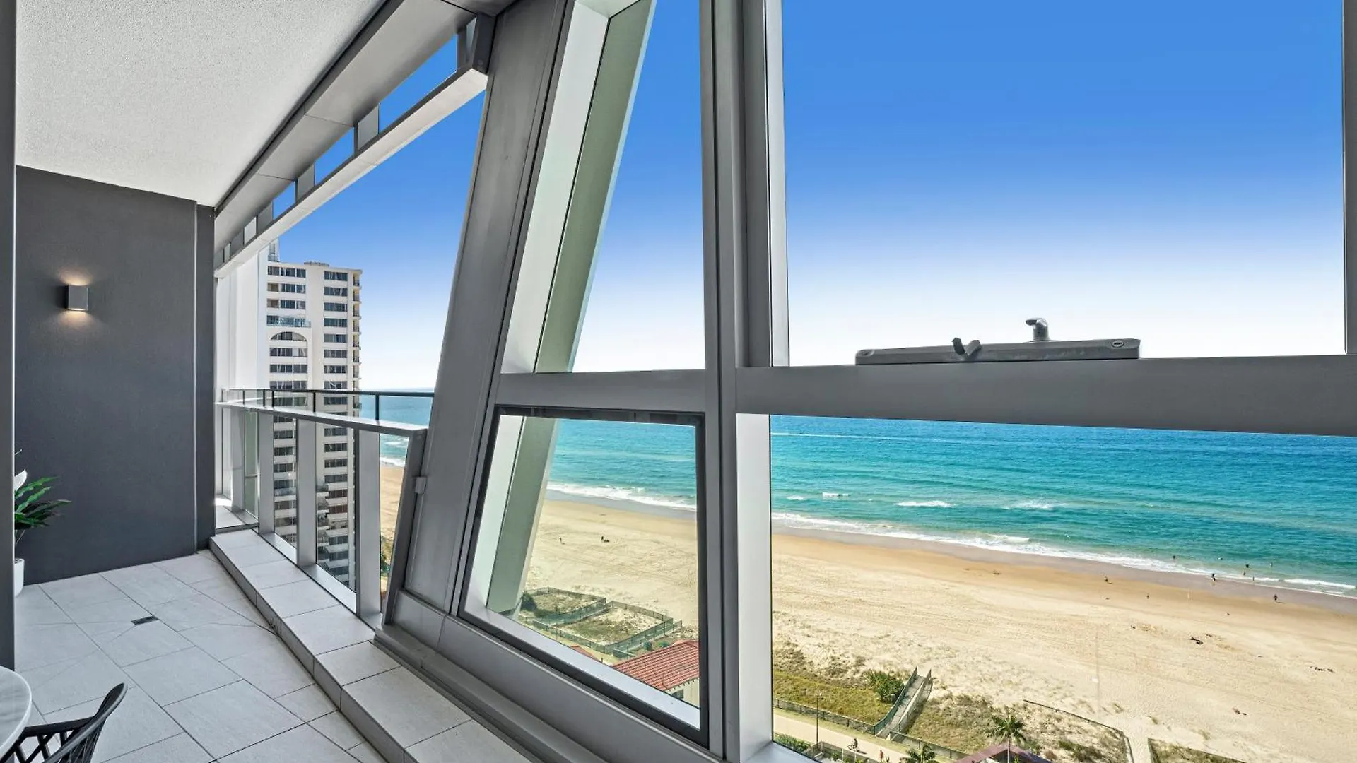 Jewel Beachfront Residences Gold Coast Daire