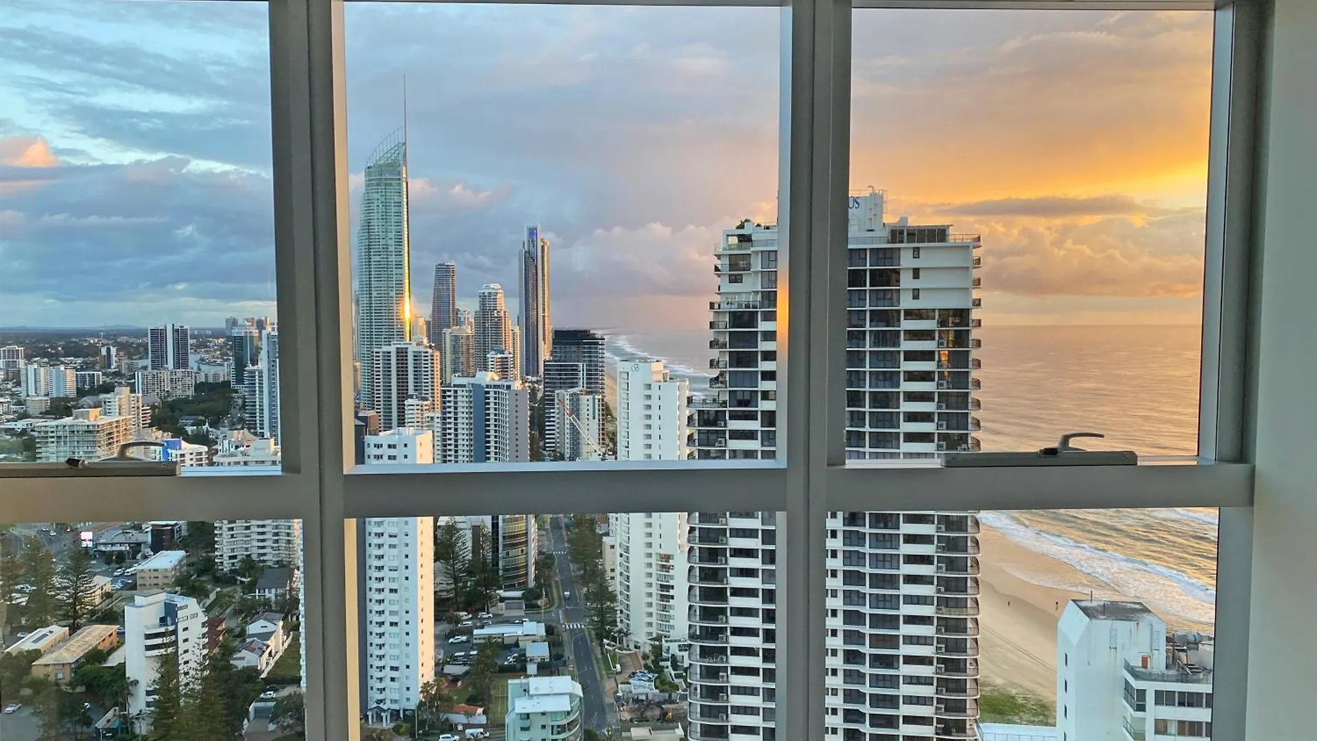 Jewel Beachfront Residences Gold Coast 0*,